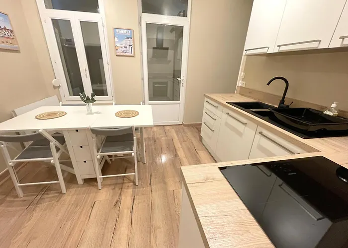 Charmante Maison Independante Au Pied De La Vieille Holiday home *